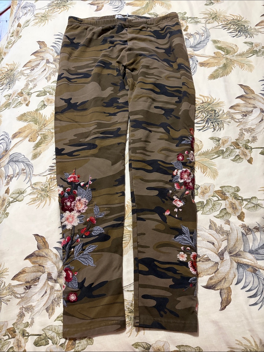 Embroidered Camo Leggings M by JW Los Angeles